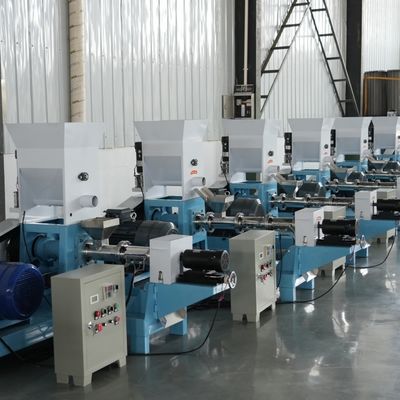 500kg/H ছোট মাছের খাবার পেলেট মেকিং মেশিন 2.2kw কাটিং পাওয়ার