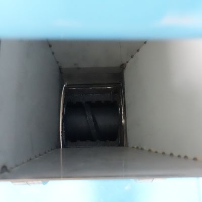 500kg/H ছোট মাছের খাবার পেলেট মেকিং মেশিন 2.2kw কাটিং পাওয়ার