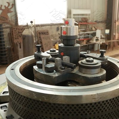 MIKIM 2.5mm ডাই চিপ উড পেলেট মেশিন স্মল স্কেল 900kg/H