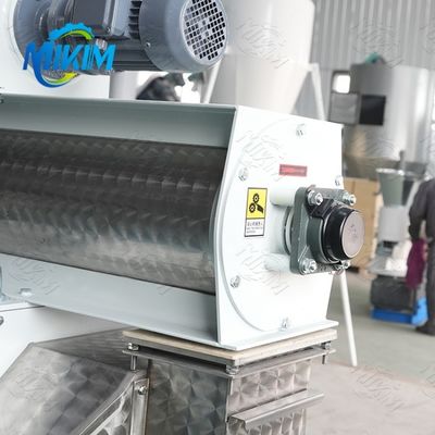 বৈদ্যুতিক 3kw-30kw চিকেন ক্যাটল পোল্ট্রি ফিড পেলেট মেশিন কাস্টমাইজড ভোল্টেজ